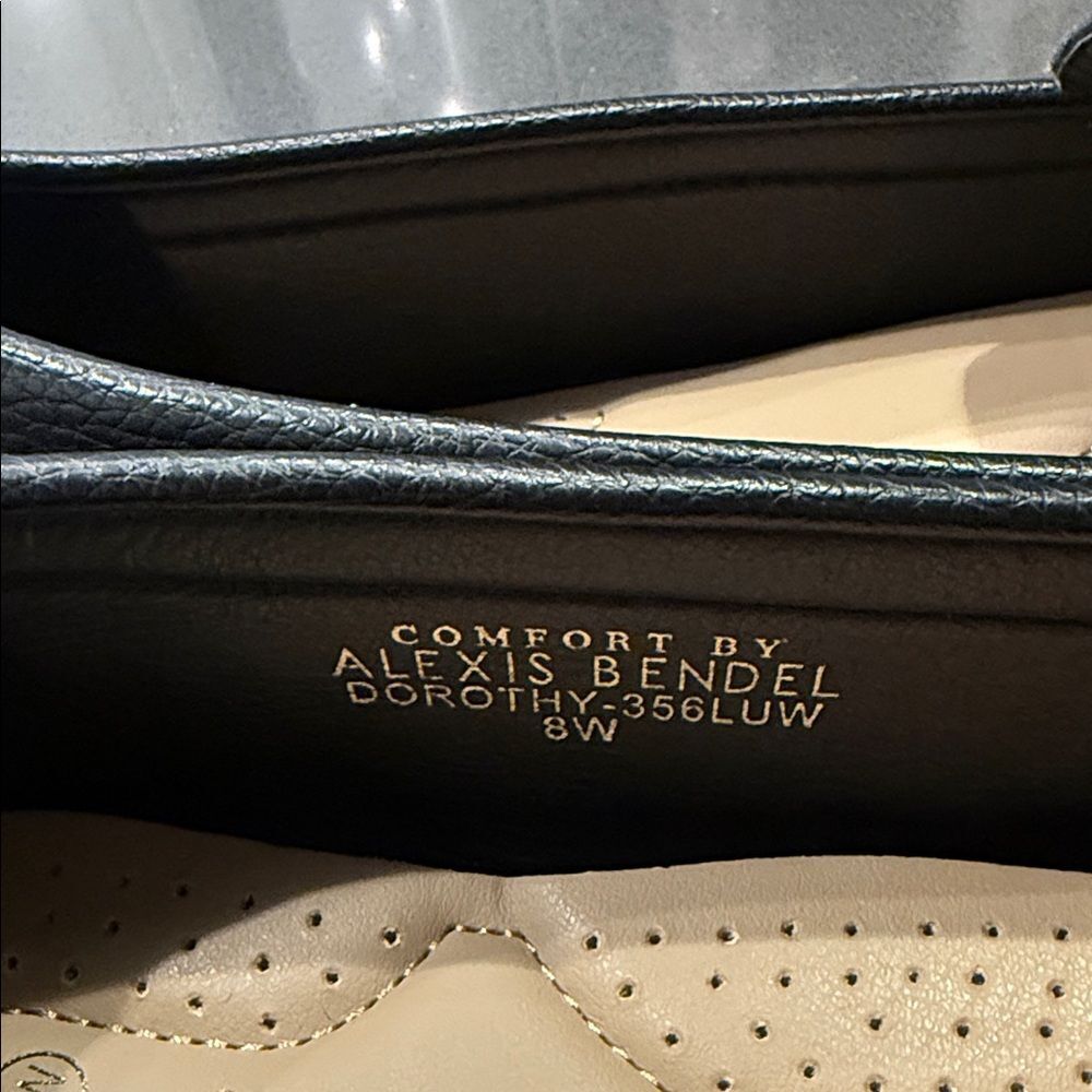 Chic Black Loafers with Gold Chain by Alexis Bendel NWOT - Picture 2 of 10
